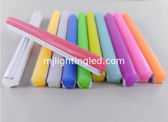 12V de silicone LED Split Neon Light suffisamment souple pour faire des panneaux au néon fournisseur